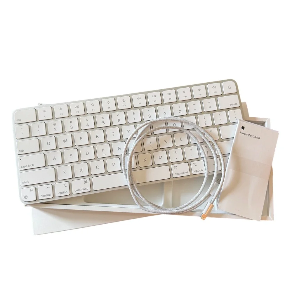 Apple Magic‎ Keyboard Wireless Bluetooth Silver White Model A2450 MK2A3LL/A
